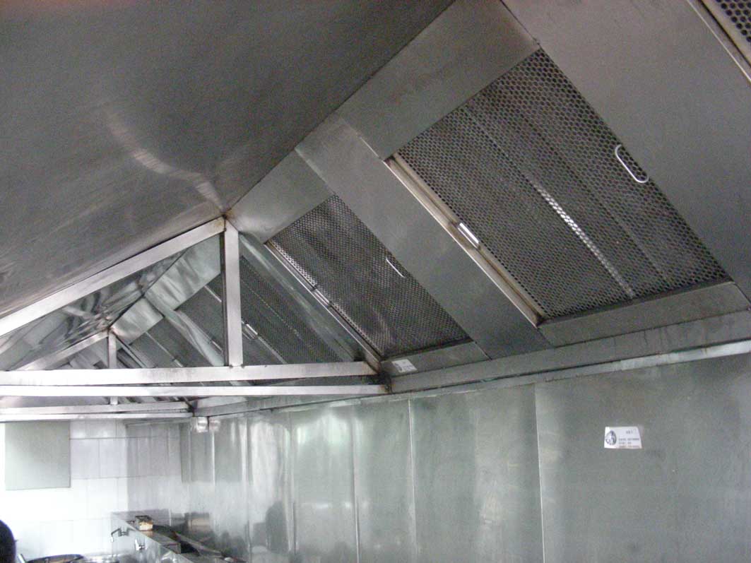 清洗后的煙罩、灶臺(tái)