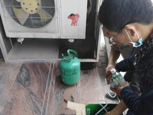 中國工商銀行安寧分行空調(diào)項目維護(hù)加氟